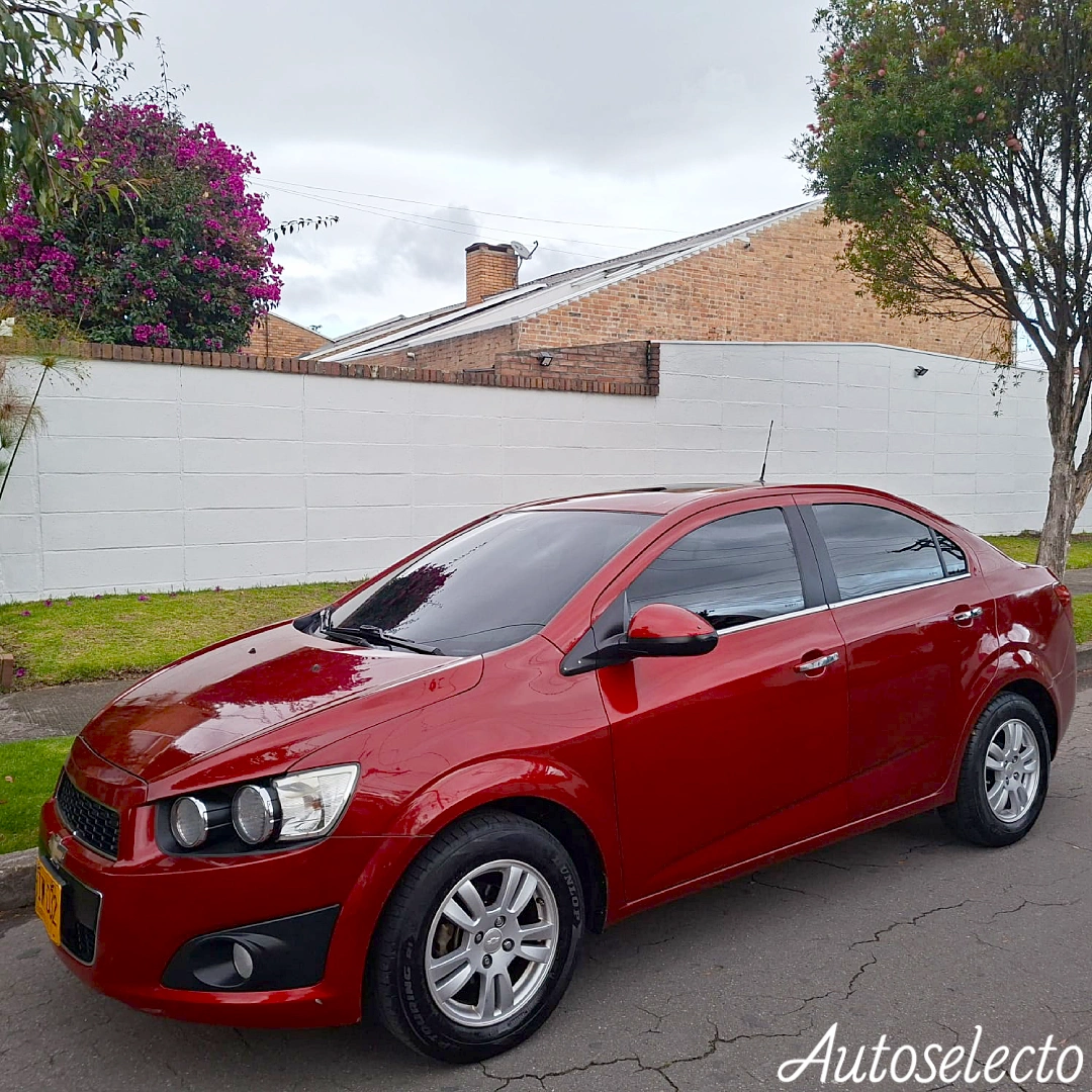 CHEVROLET SONIC LT 1.6 2014