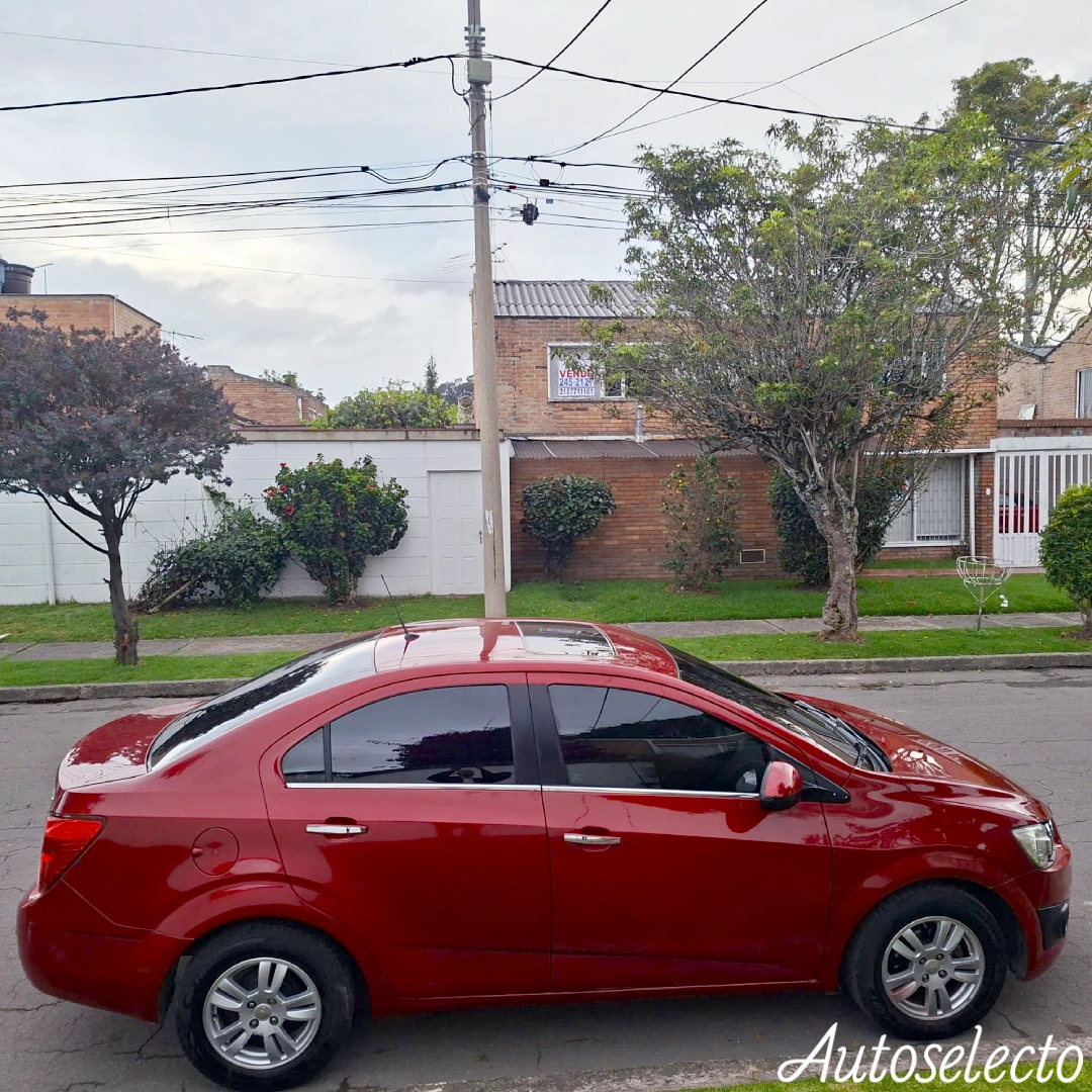 CHEVROLET SONIC LT 1.6 2014