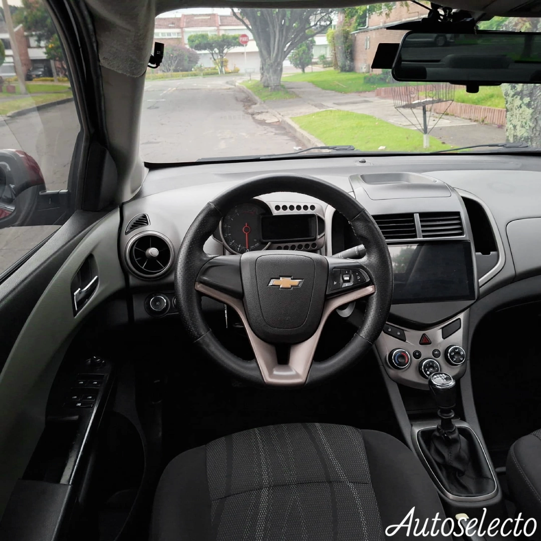 CHEVROLET SONIC LT 1.6 2014