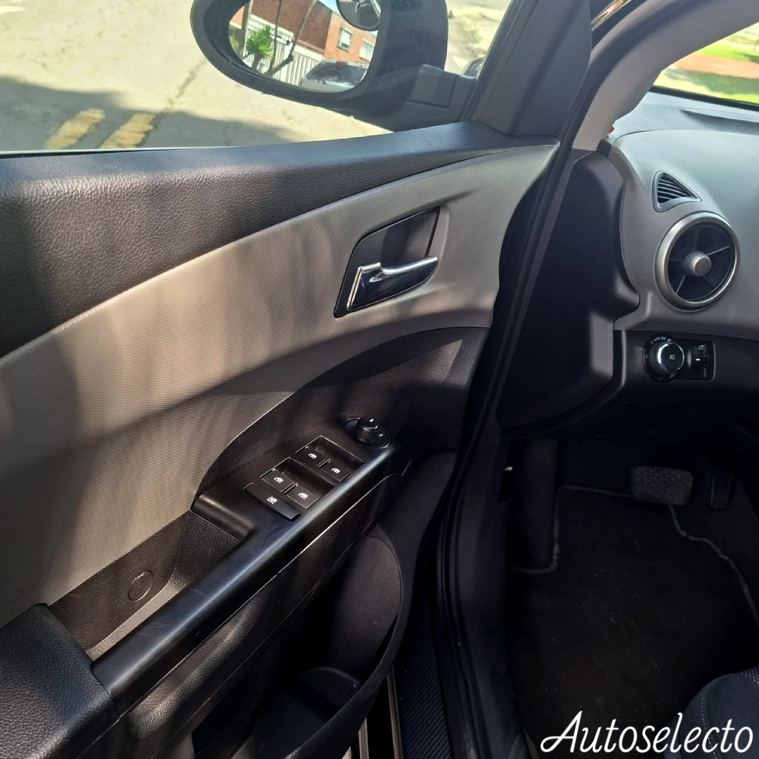 CHEVROLET SONIC 1.6 2016