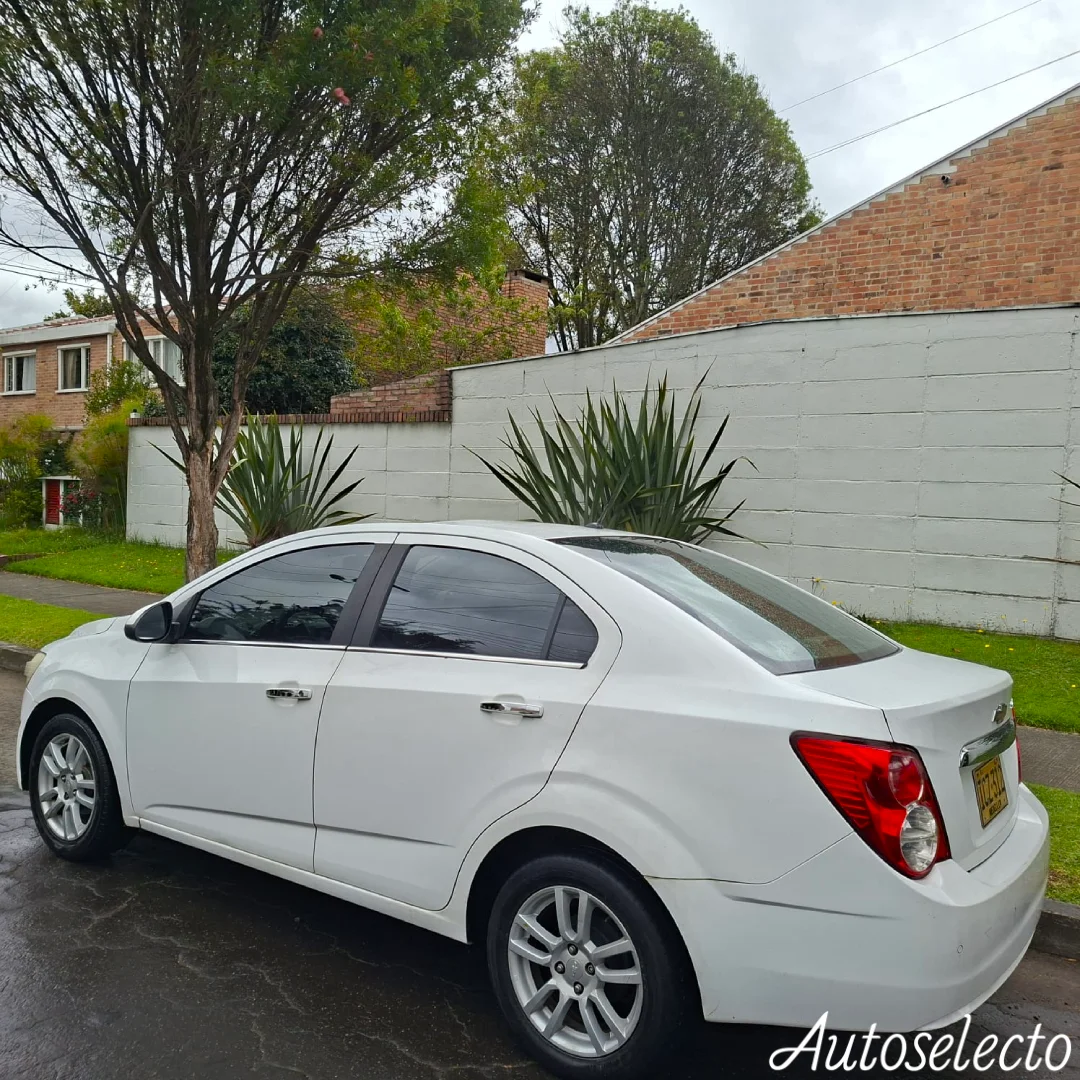 CHEVROLET SONIC LT 1.6 2015