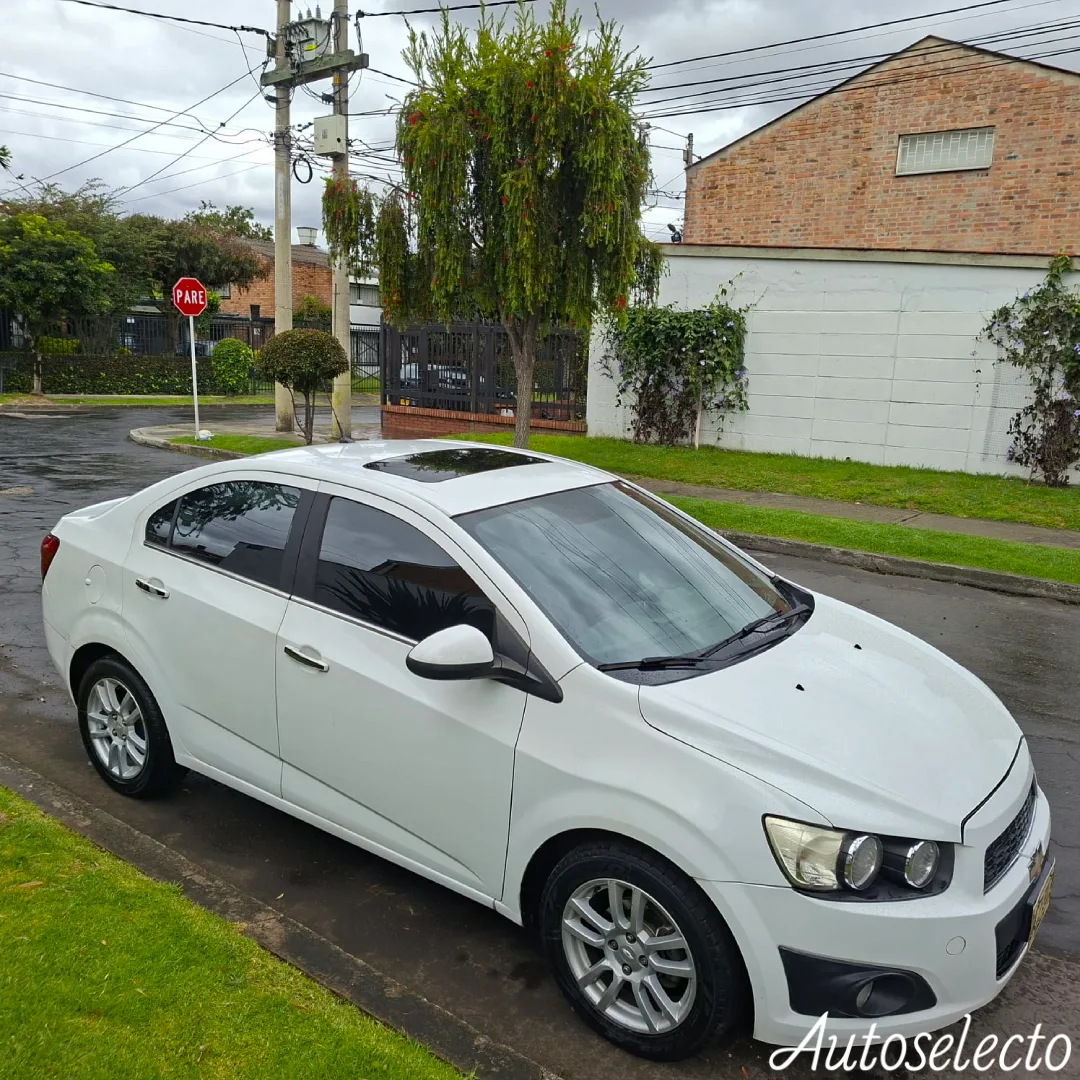 CHEVROLET SONIC LT 1.6 2015