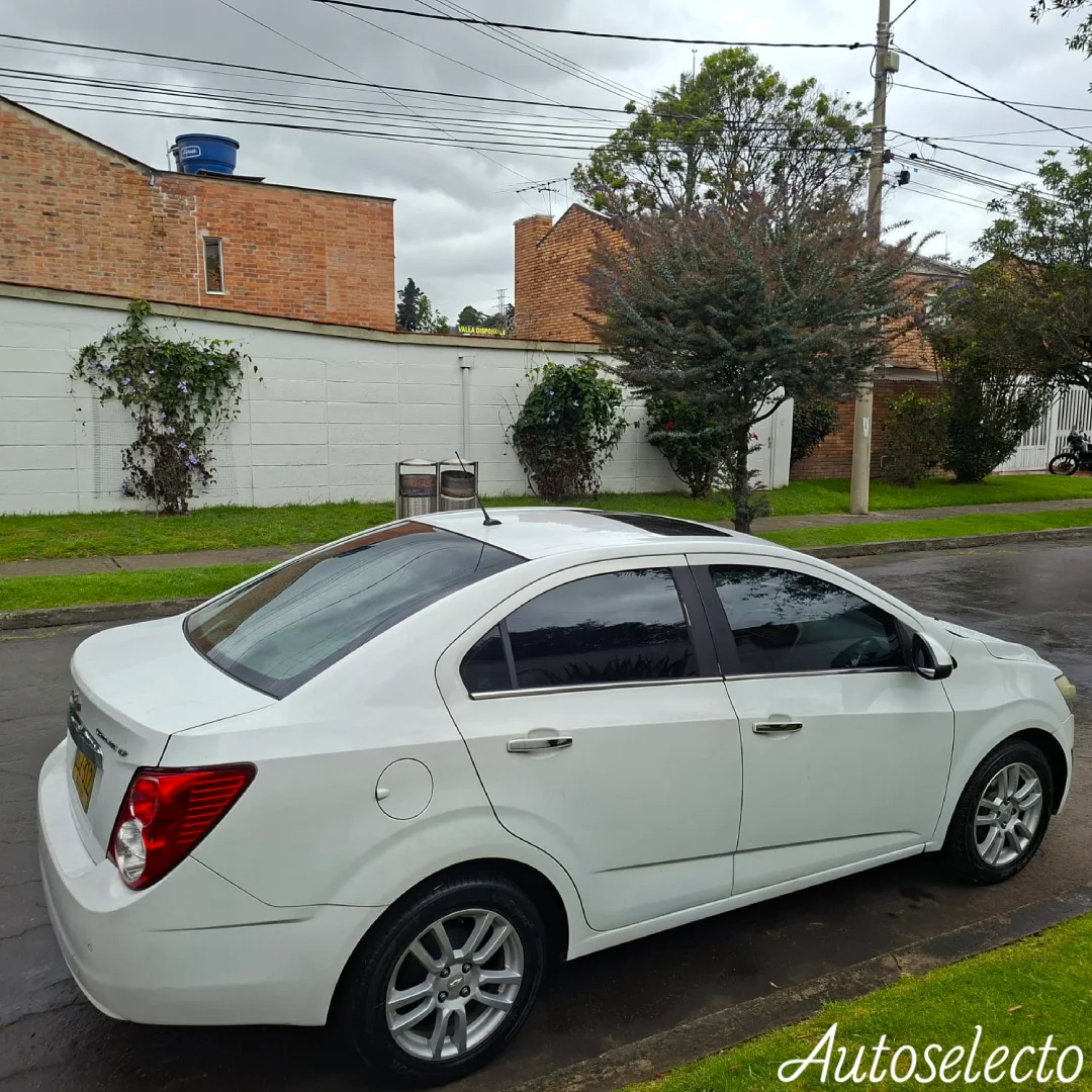 CHEVROLET SONIC LT 1.6 2015