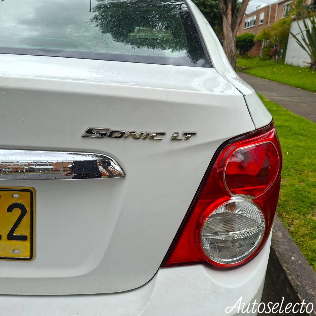 CHEVROLET SONIC LT 1.6 2015