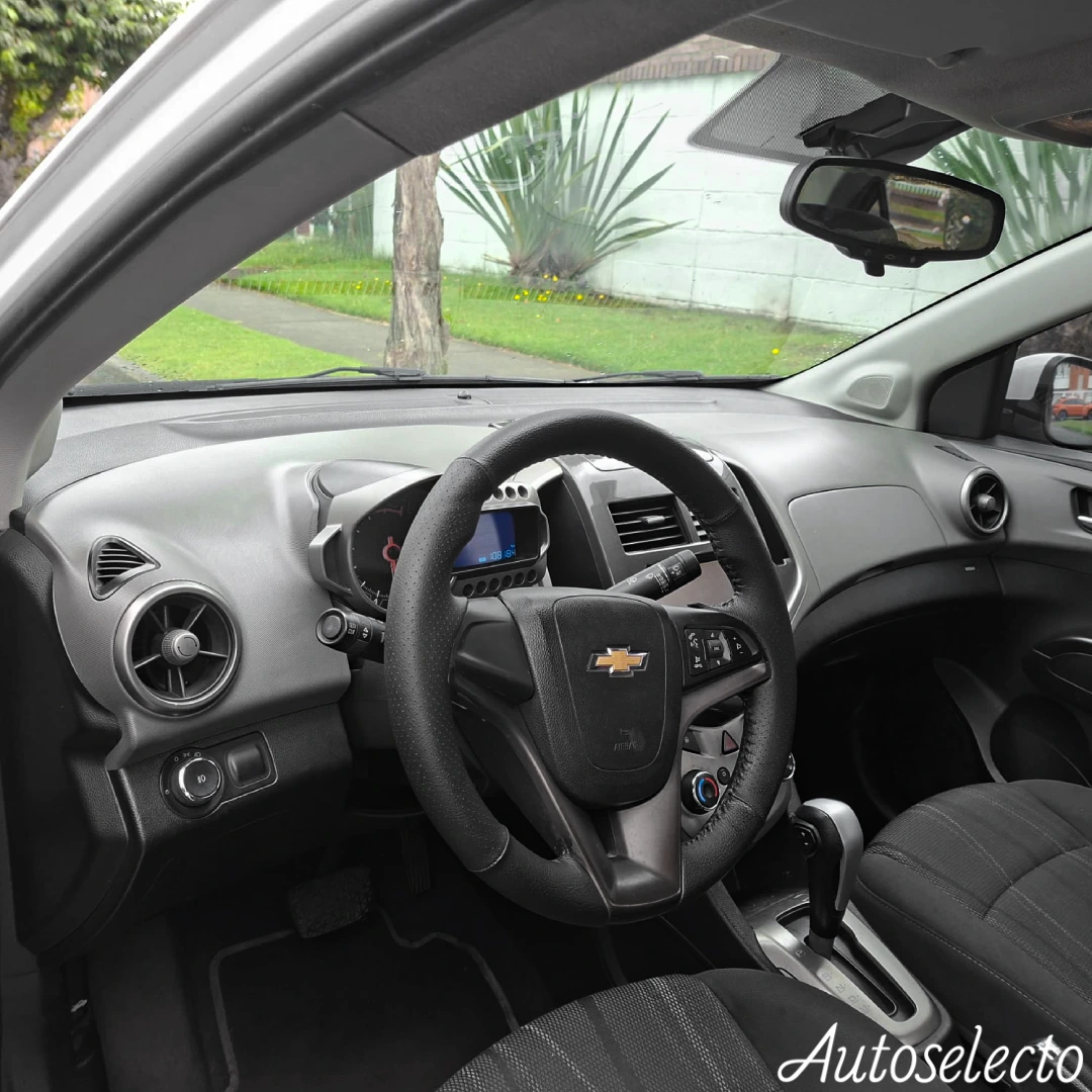 CHEVROLET SONIC LT 1.6 2015
