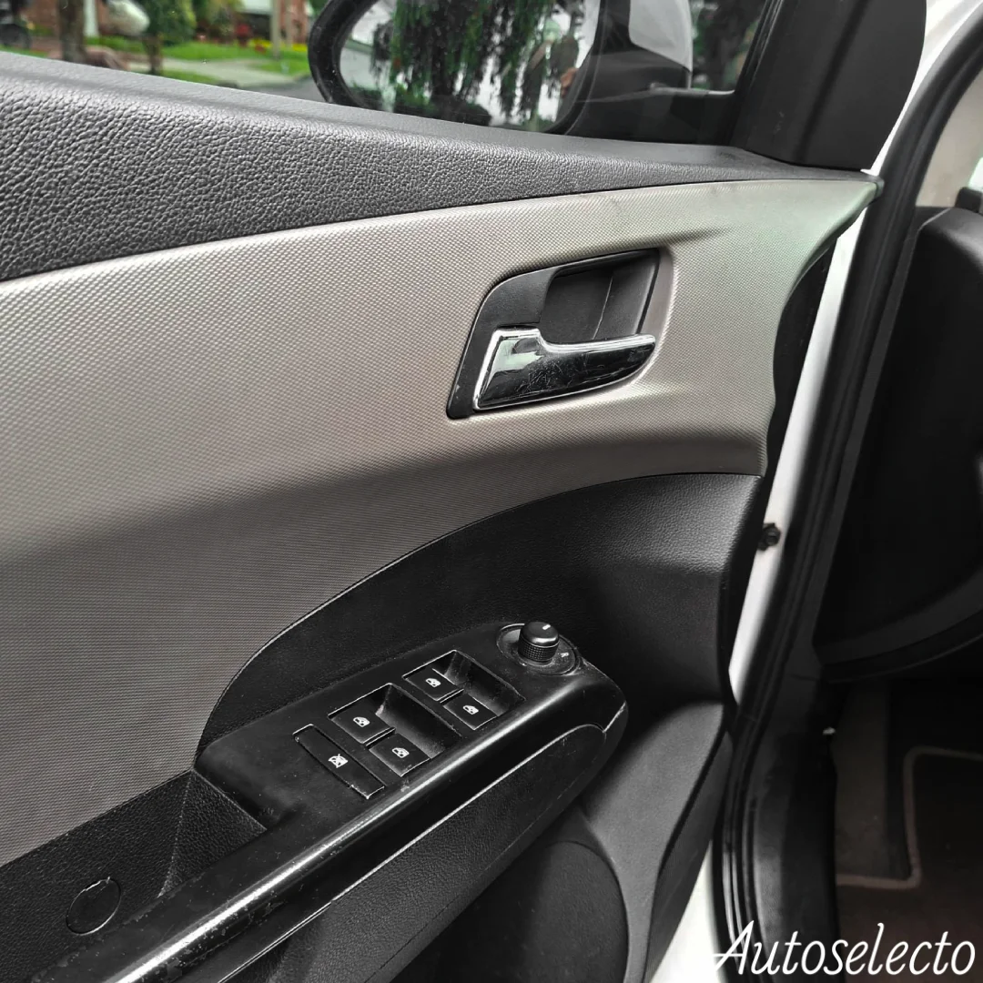CHEVROLET SONIC LT 1.6 2015