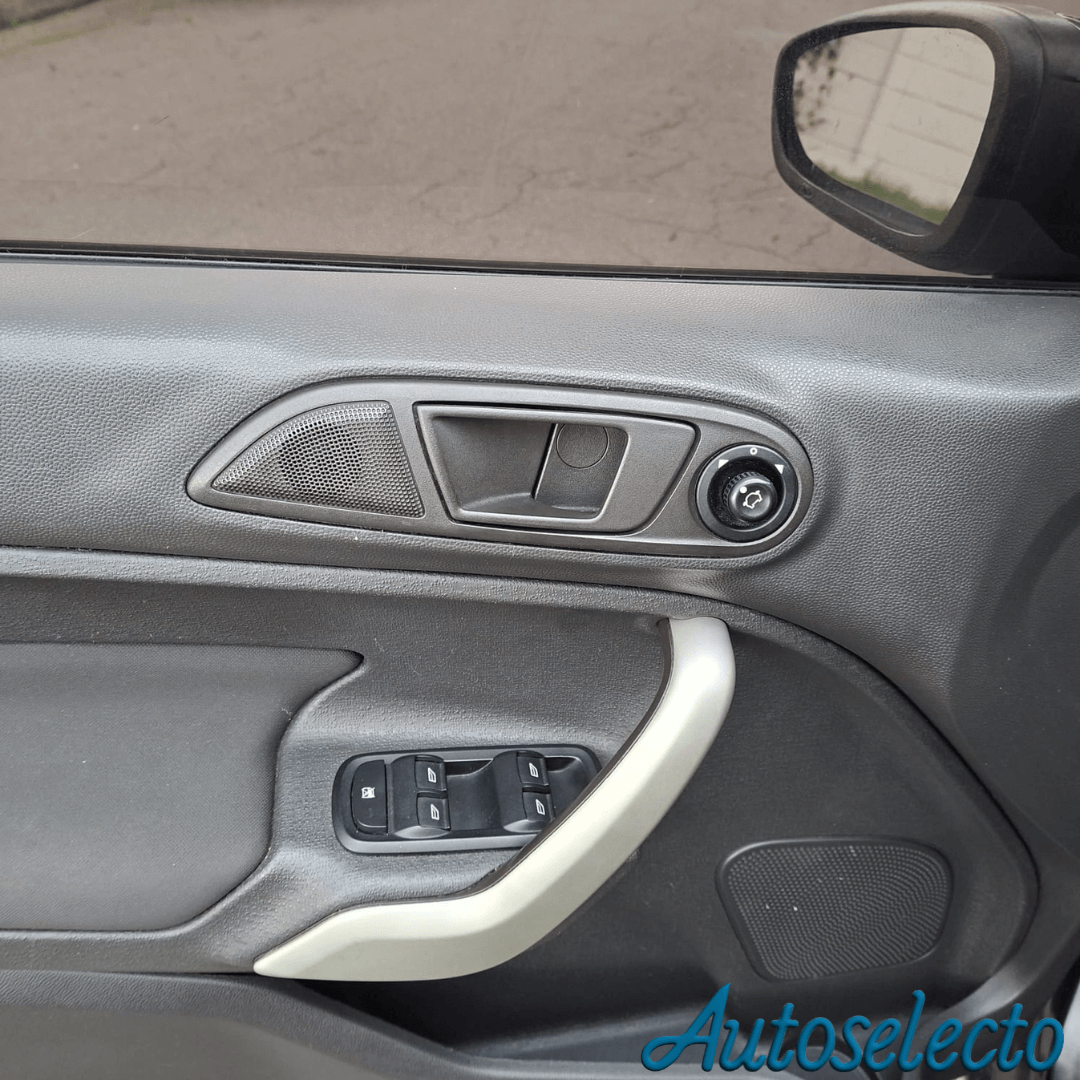 FORD FIESTA SE 1.6 2013