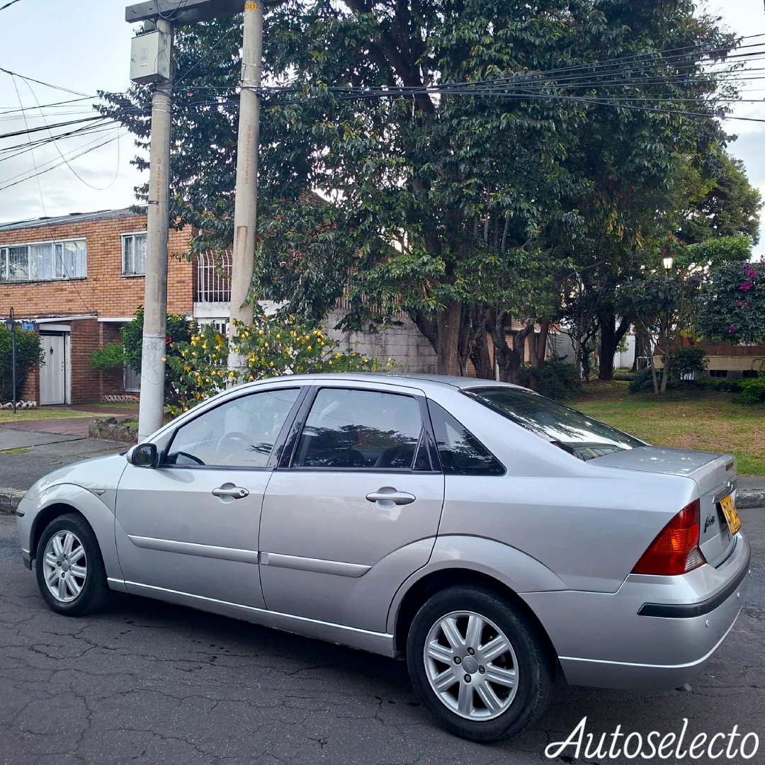 FORD FOCUS TITANIUM 2.0 2007