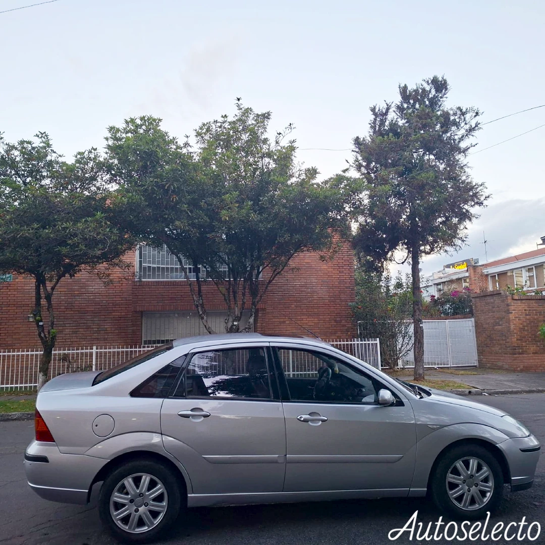 FORD FOCUS TITANIUM 2.0 2007