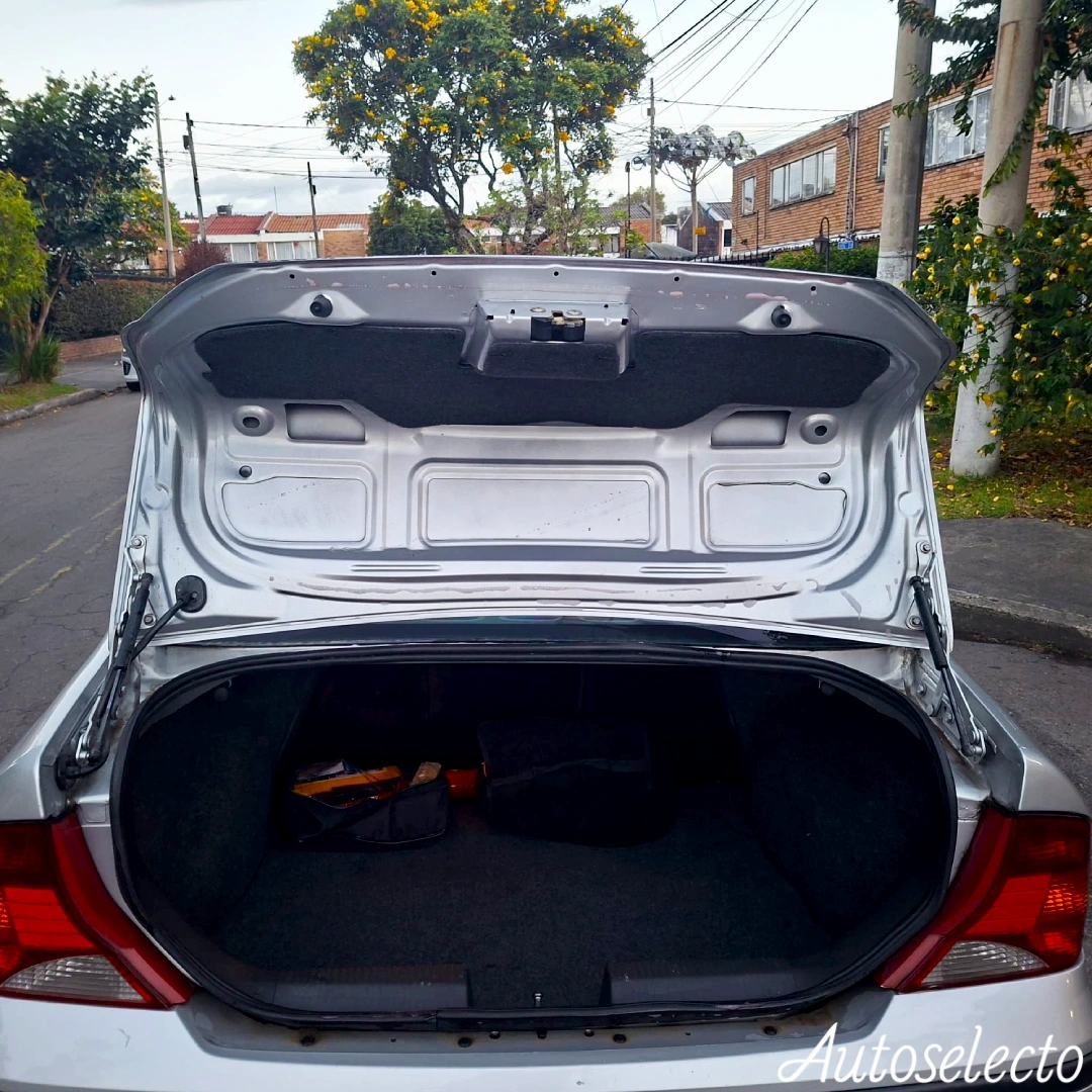 FORD FOCUS TITANIUM 2.0 2007