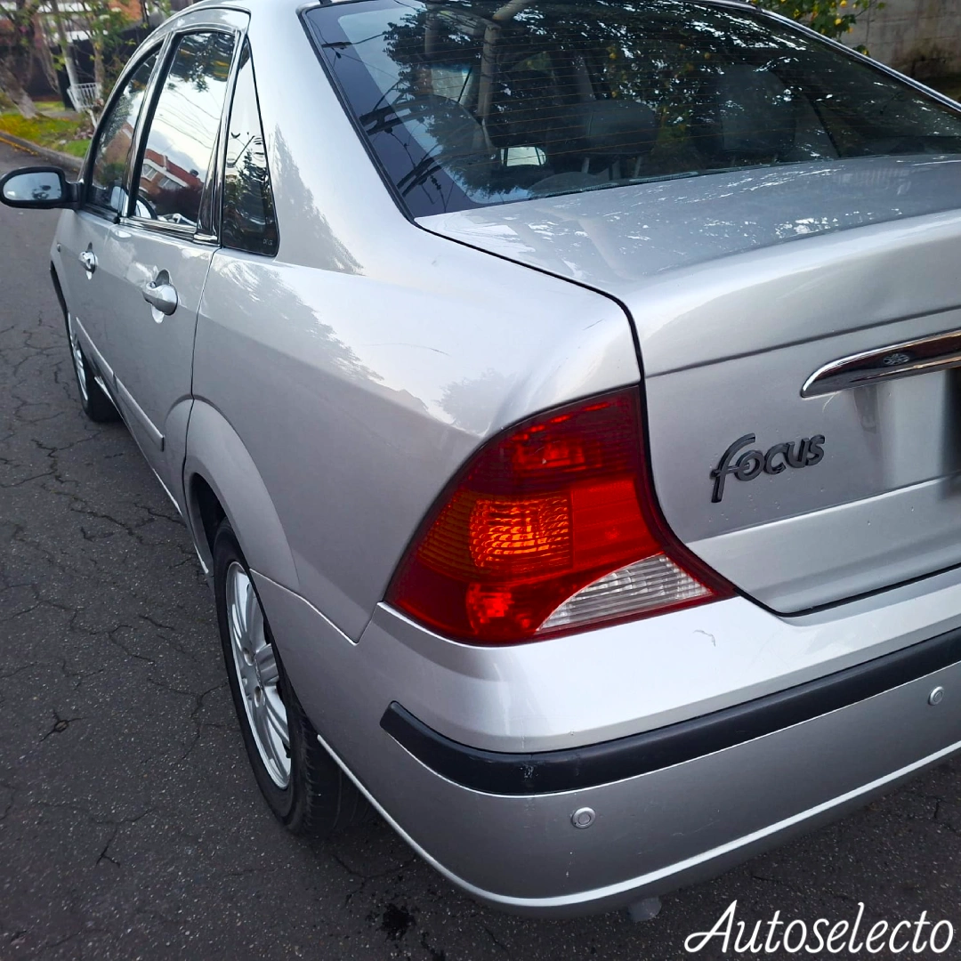 FORD FOCUS TITANIUM 2.0 2007