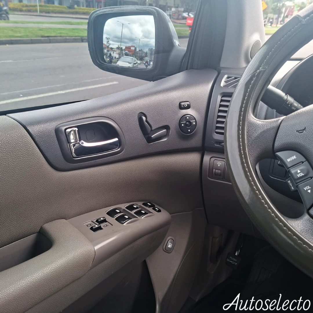 KIA CARNIVAL SEDONA 2.9 2015