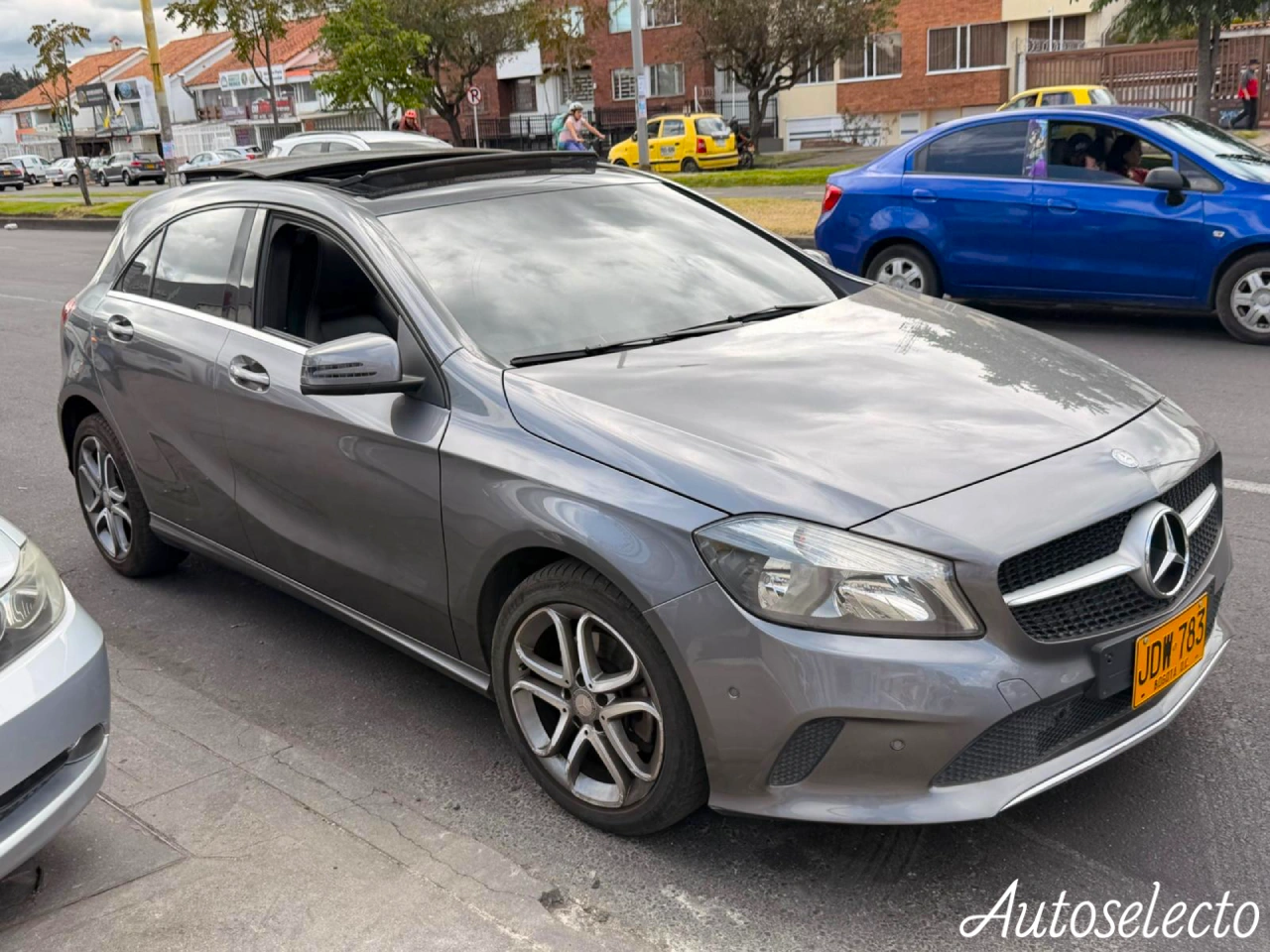 MERCEDES BENZ A200 1.6 2017