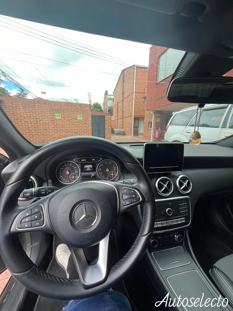 MERCEDES BENZ A200 1.6 2017