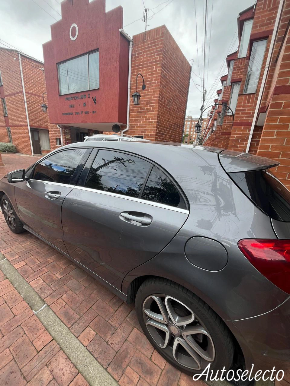 MERCEDES BENZ A200 1.6 2017