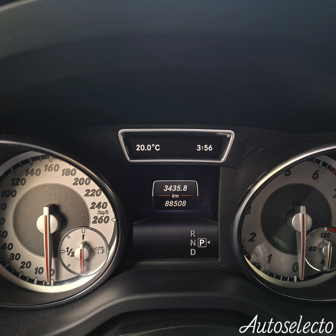 MERCEDES BENZ CLA 200 1.6 2015