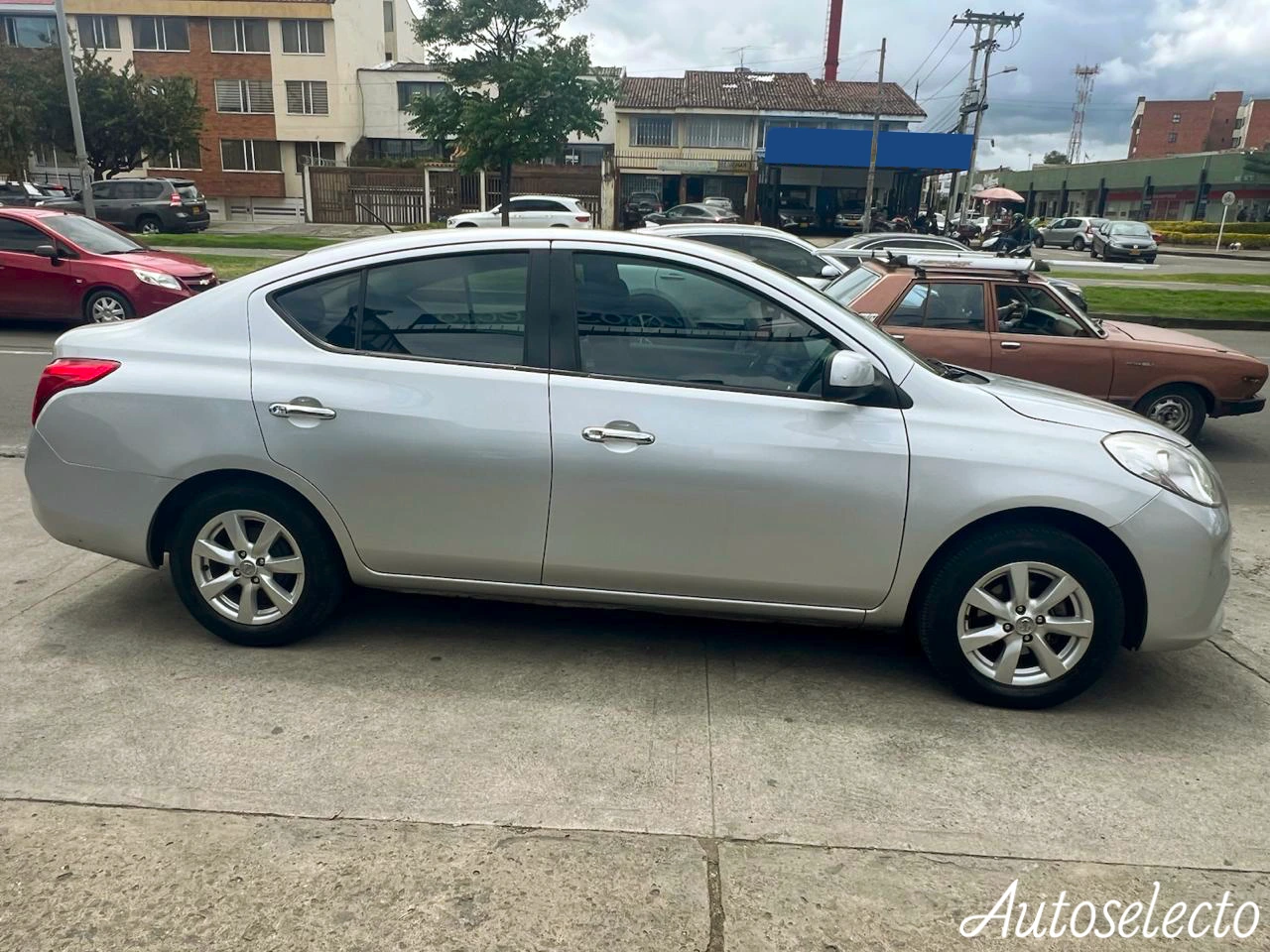 NISSAN VERSA 1.6 2013