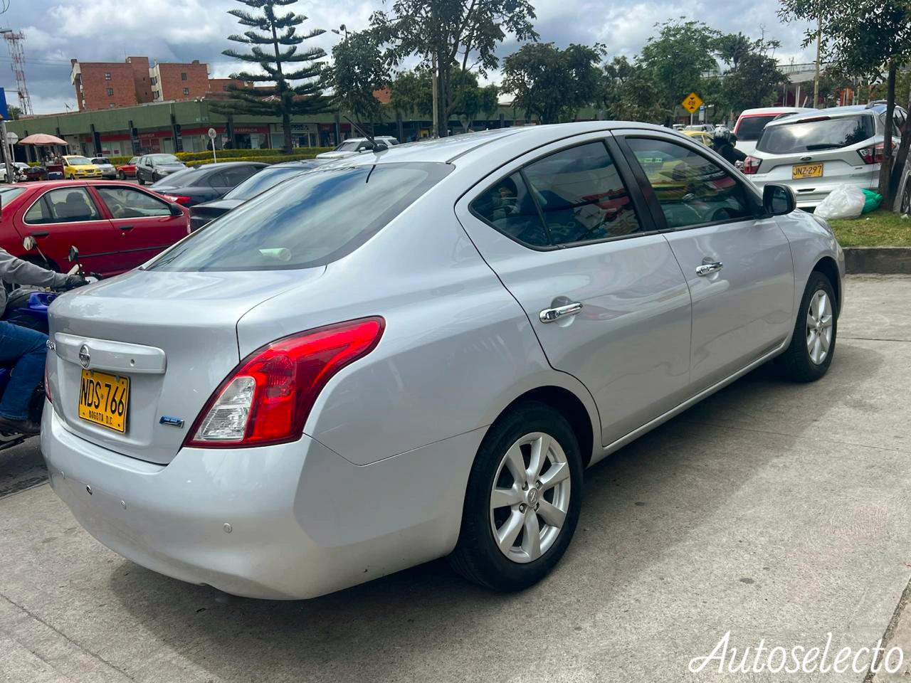 NISSAN VERSA 1.6 2013