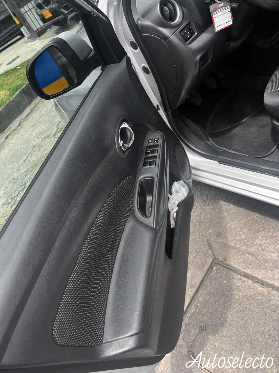 NISSAN VERSA 1.6 2013