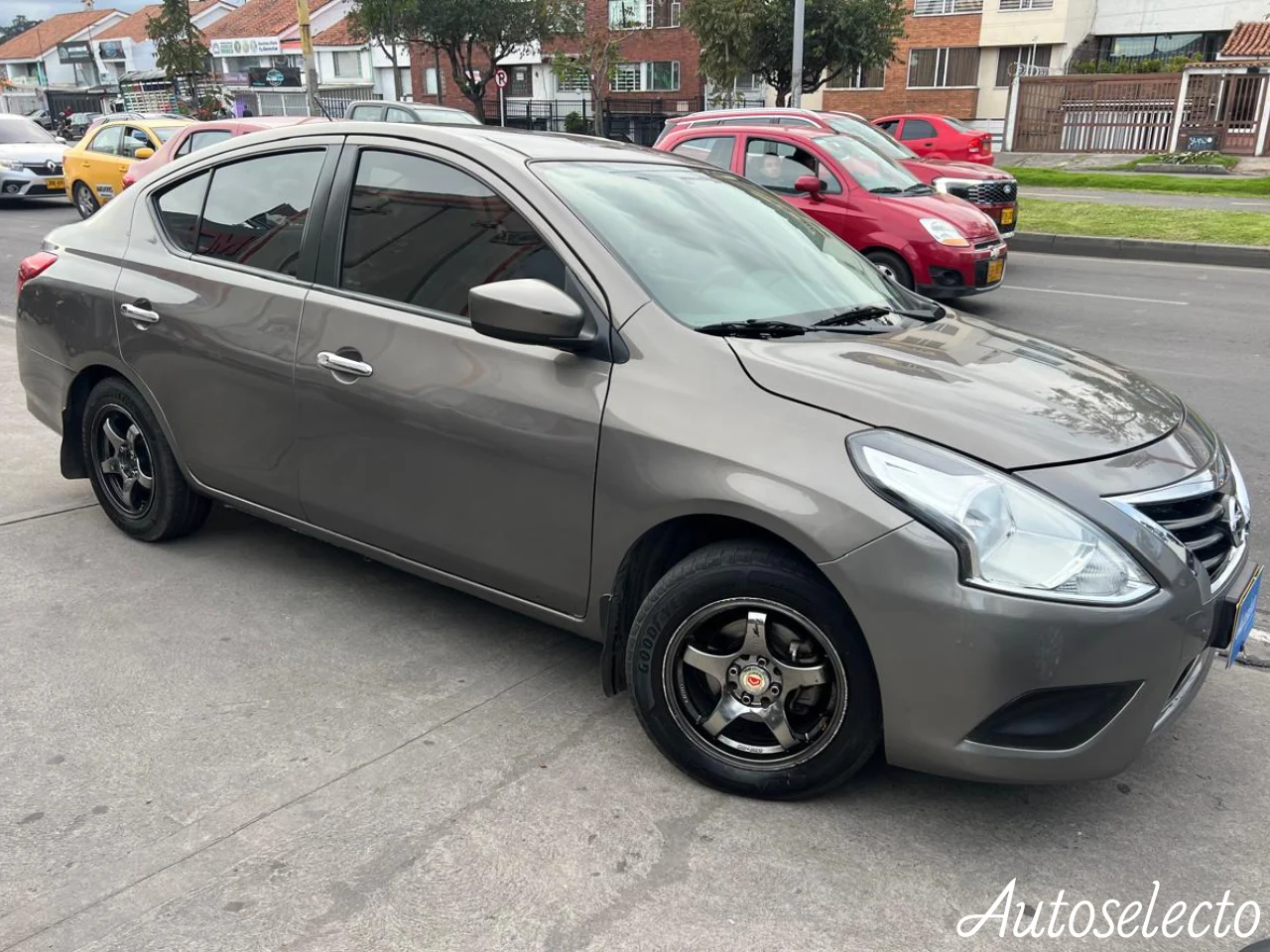 NISSAN VERSA ADVANCE 1.6 2015