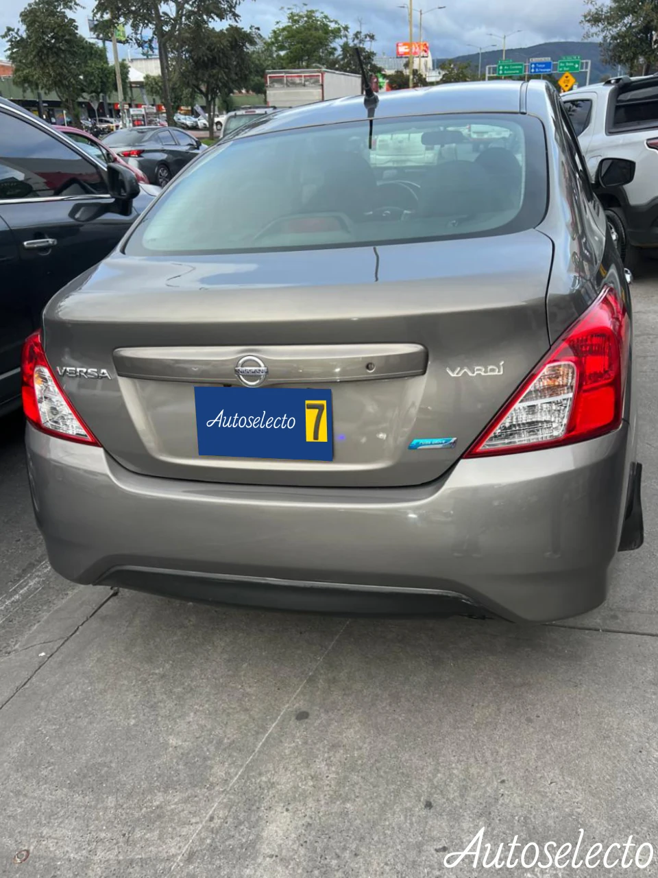 NISSAN VERSA ADVANCE 1.6 2015
