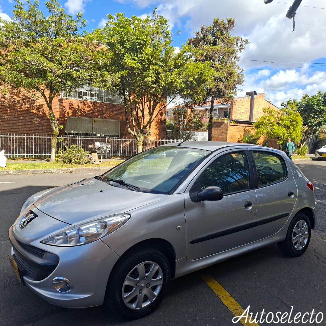 PEUGEOT 207 1.4 2009
