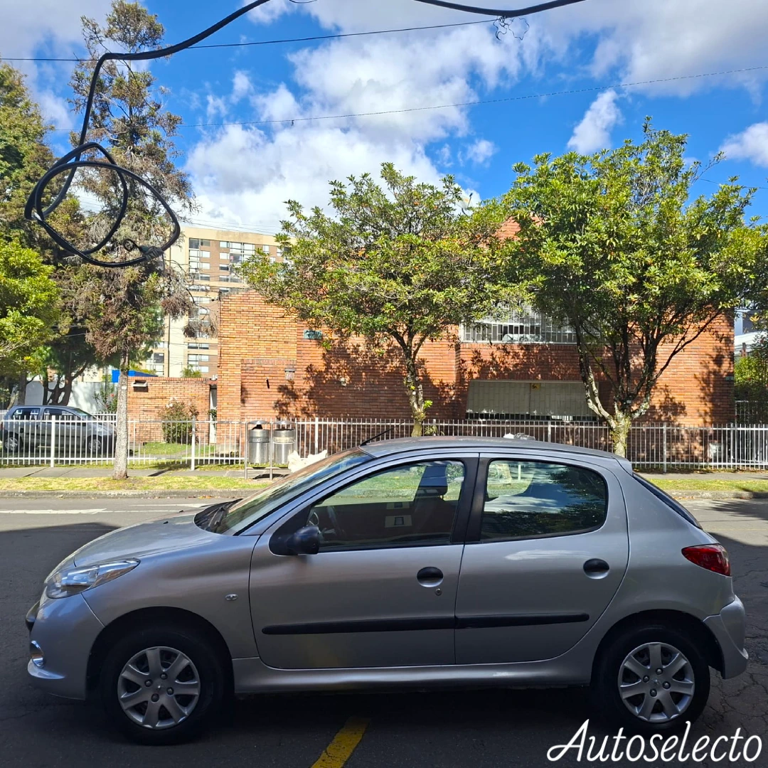 PEUGEOT 207 1.4 2009