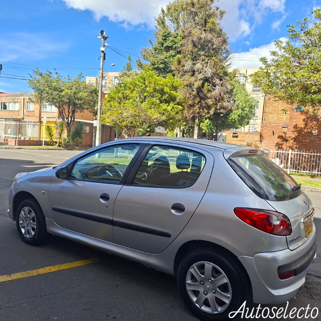 PEUGEOT 207 1.4 2009