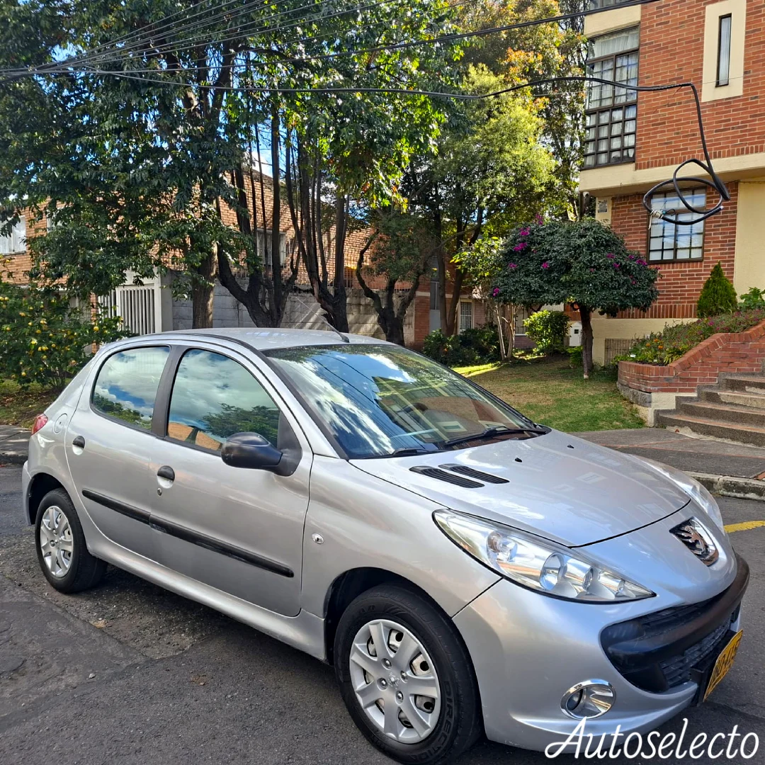 PEUGEOT 207 1.4 2009