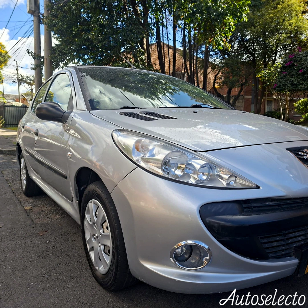 PEUGEOT 207 1.4 2009