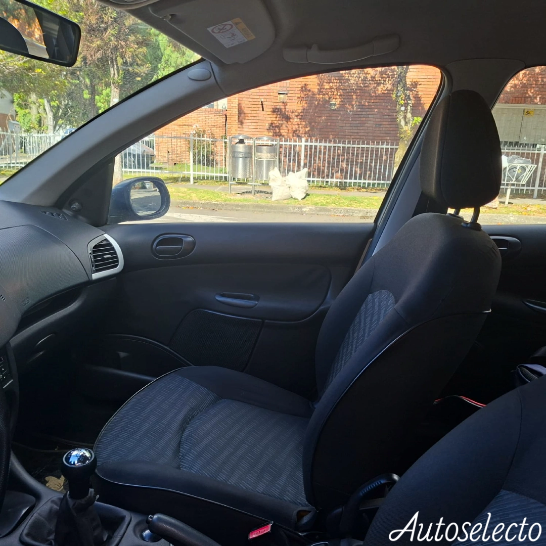 PEUGEOT 207 1.4 2009