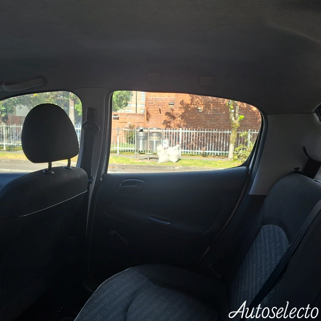 PEUGEOT 207 1.4 2009